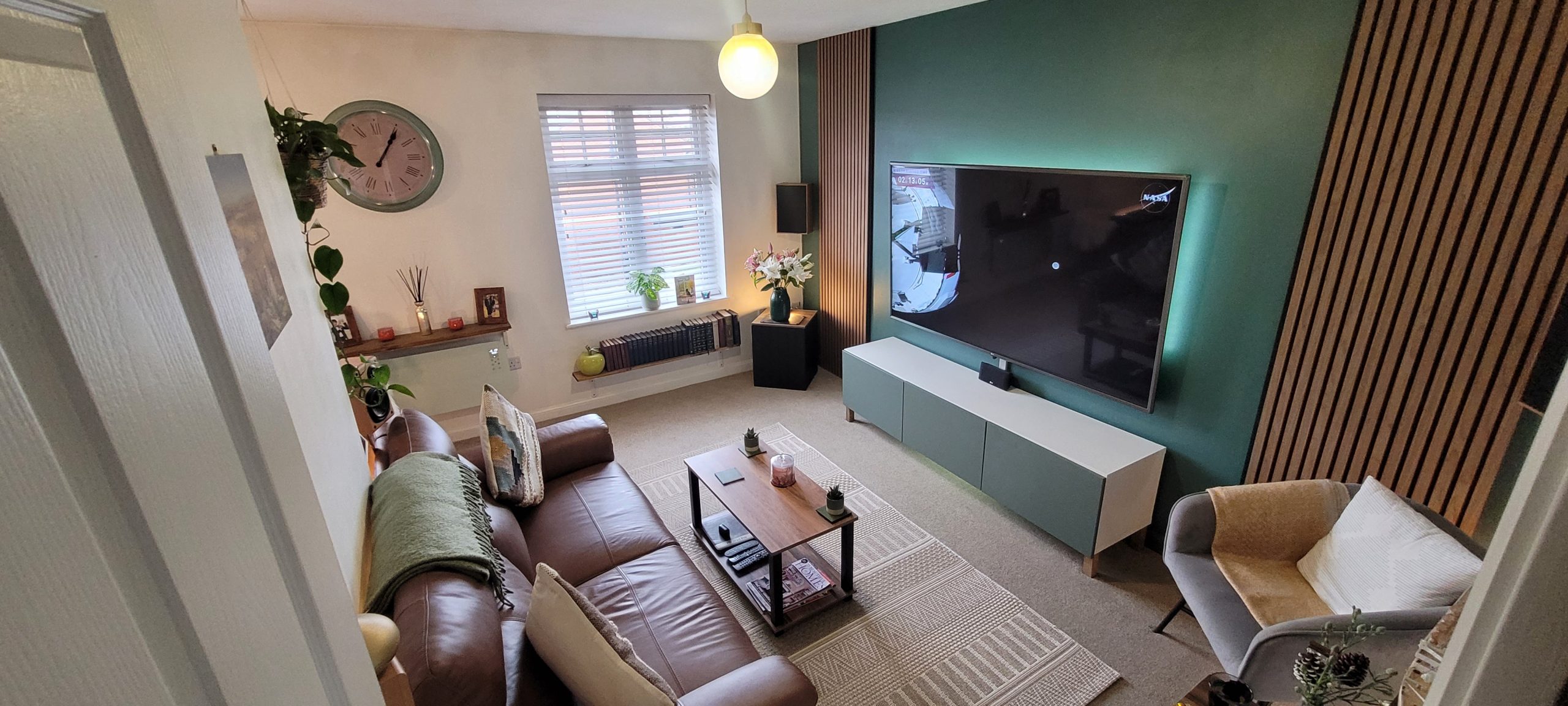 Washington apartments lounge view